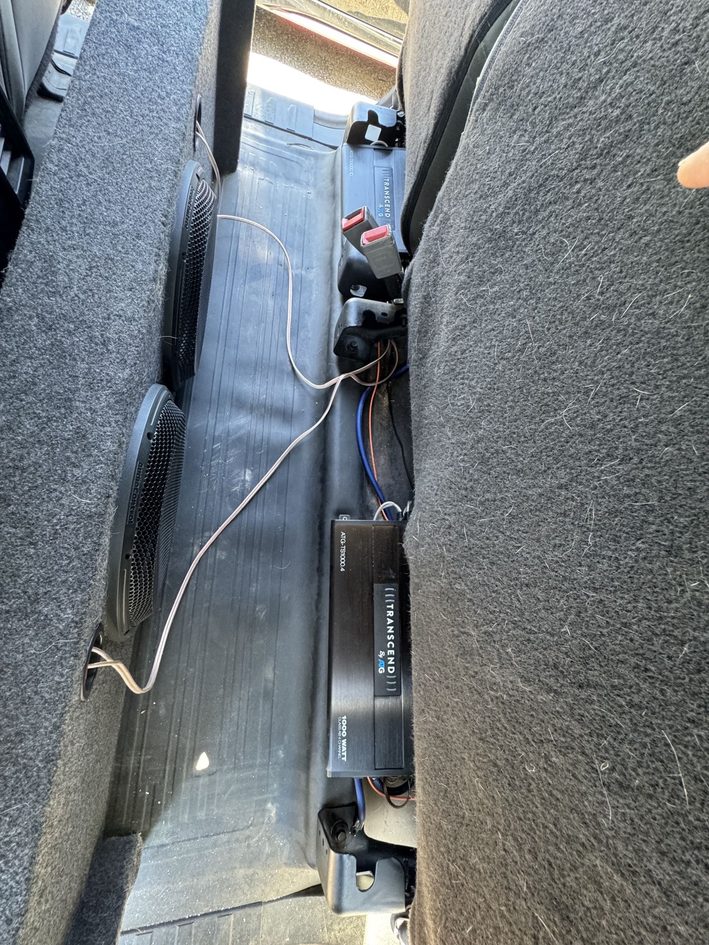 Two 1000 W Amps 2 - 12”Inch Low Pro Subwoofers In Box