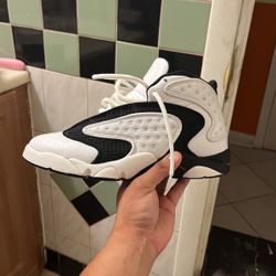 Jordan Woman’s 13 Sz 9 In Woman’s 7.5 In Men 