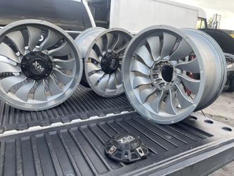 Rines 20 Universales Para Silverado Tahoe Escalade Cadillac  Tundra O Trade Lemme Know 