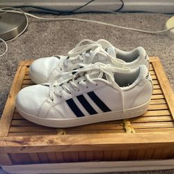Adidas Grand Court Unisex ; Size 5.5 Sneakers 