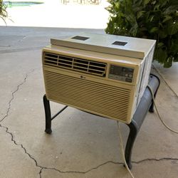 LG Air Conditioner 