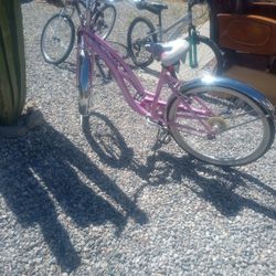 26" Pink Schwinn Roxie Beach Cruiser