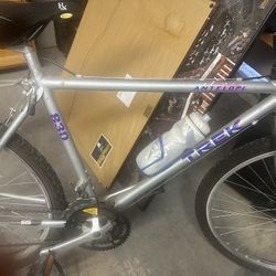Mountain Bike -Trek Antelope 130