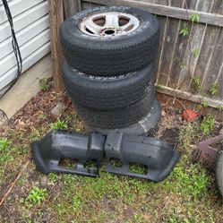 Jeep XJ Wheels & Tires w/Front Bumper Plastics