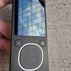 Microsoft Zune 8GB Portable Media Player Model 1125 Silver Black 1st Gen