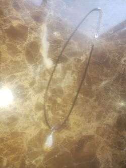 GET BEAUTIFUL/FEMININE NECKLACE ASAP!!!