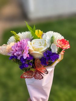 Mother’s Day flowers with 3 goats milk flower soaps