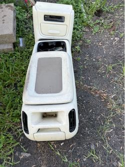 99-06 Middle Console Silverado o sierra