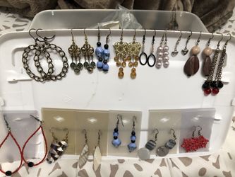 Aretes hechos a mano $4 cada uno