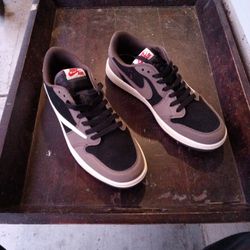 Nike Air Jordans Collaboration Travis Scott Size 9 And 1/2