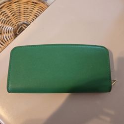 Wallet...Bright Green...Like New Condition 