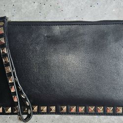 BLACK CLUTCH WRISTLET BAG