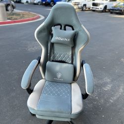 Gaming Chair Excellent Condition 