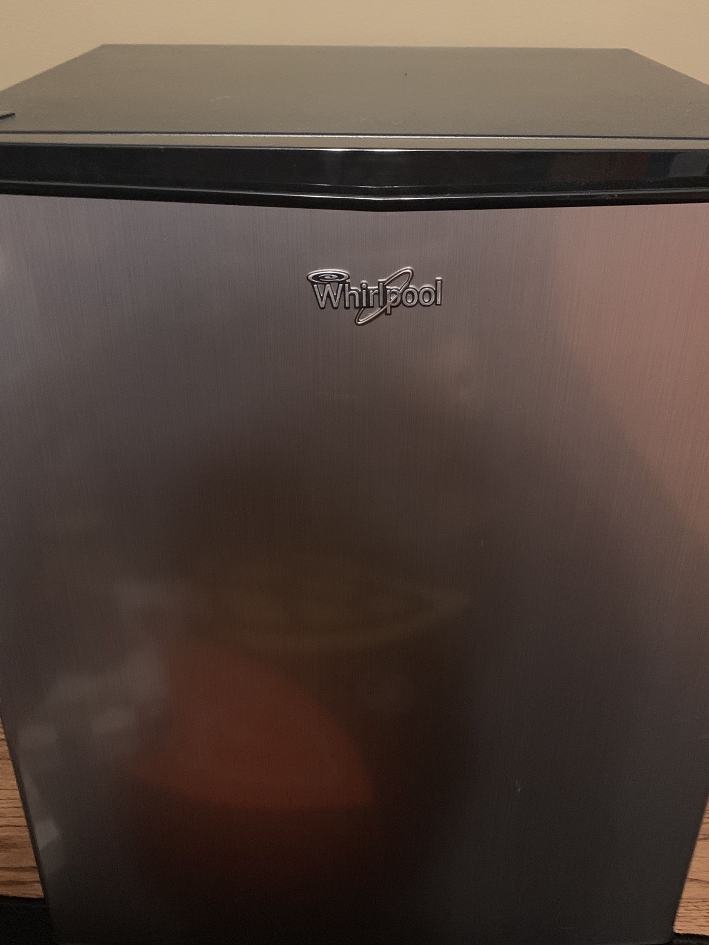 Whirlpool mini fridge