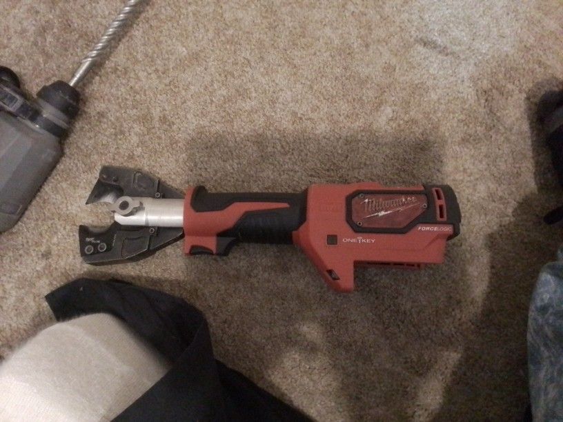 MILWAUKEE FORCE LOGIC 6T UTILITY CRIMPERS 2679-20