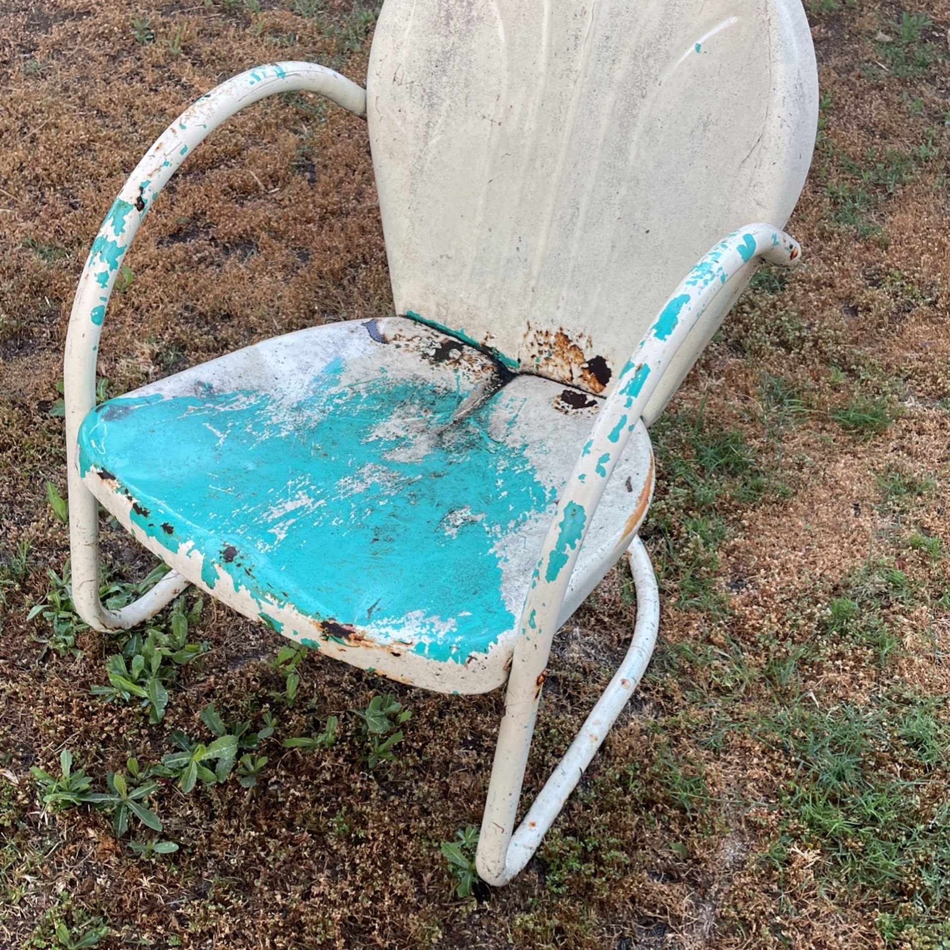 Antique Metal Lawn Chairs Retro Vintage Weathered Metal Motel
