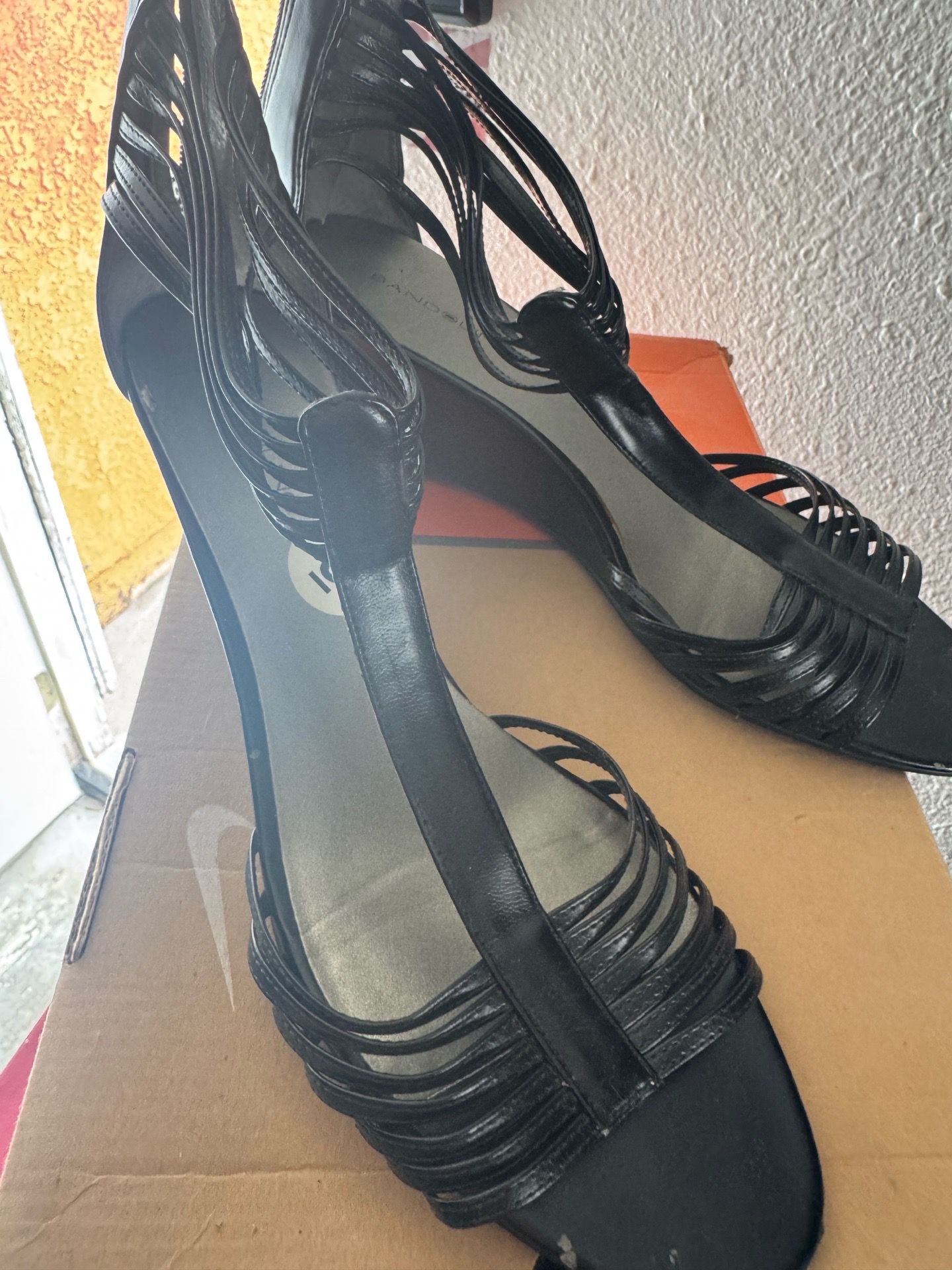 Bandolino Black sandals size 9