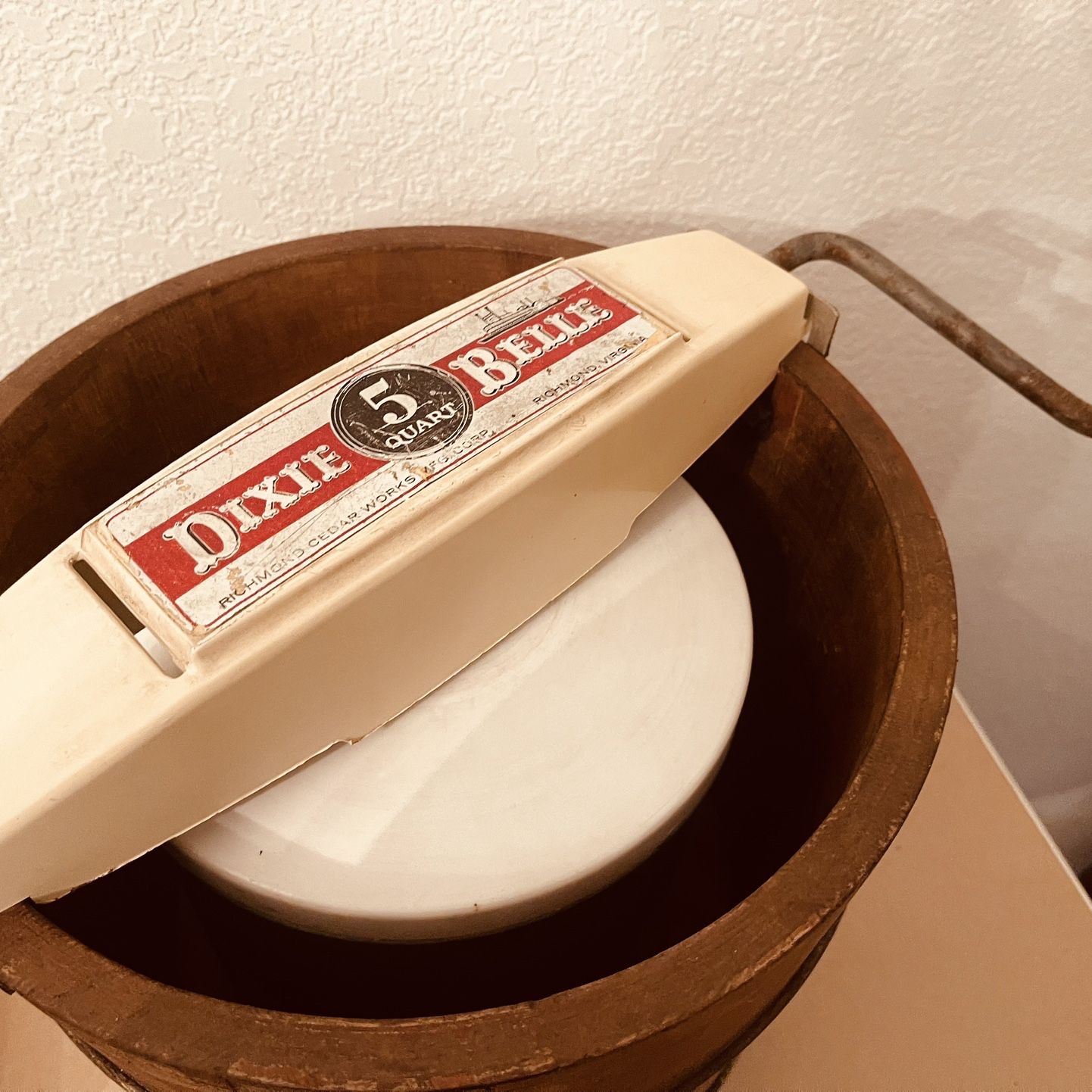 Vintage Ice Cream Maker Old Fashion Manual Crank Dixie for Sale in Los Angeles CA OfferUp