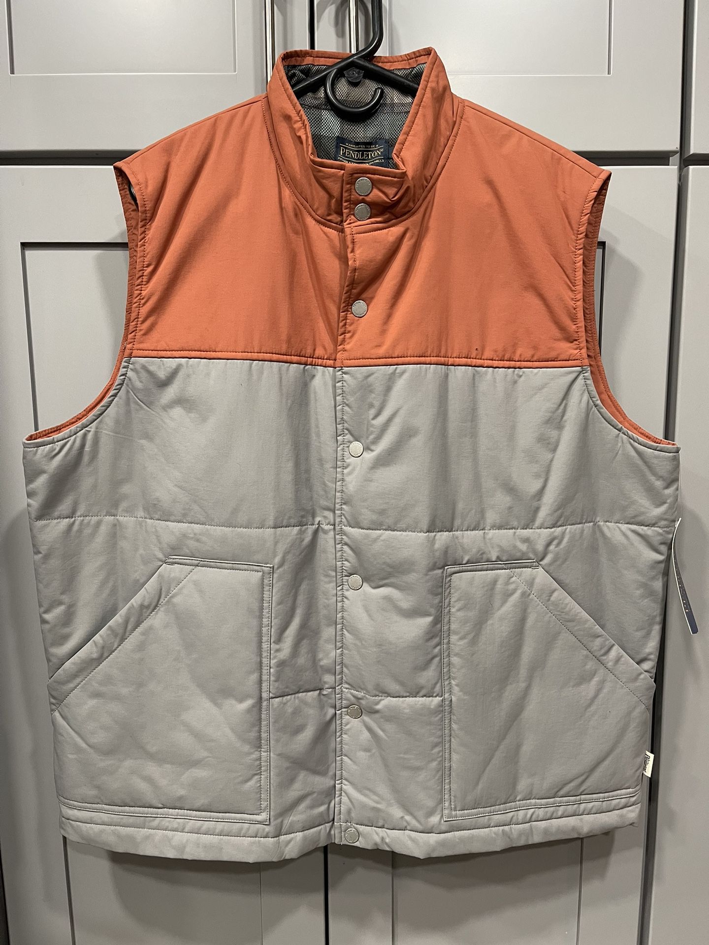 Pendleton Surf Vest Men's XL Gray Orange Full Snap Up Puffer Inside Pocket