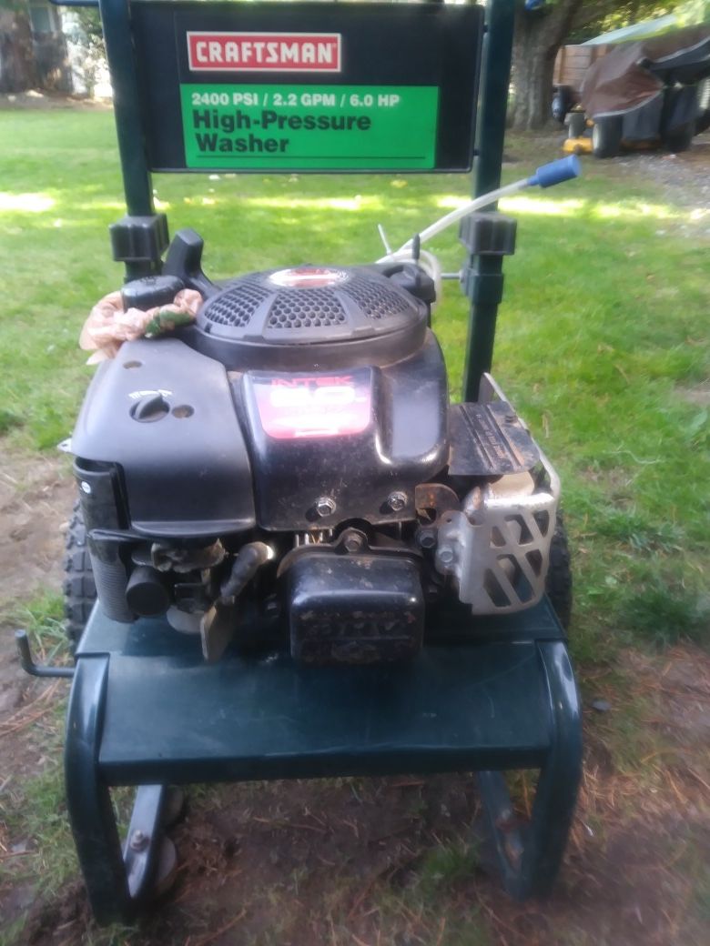 Craftsman 2400 psi 6.0 hp High pressure washer for Sale in Auburn, WA