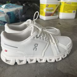 On Clouds- Size 7.5