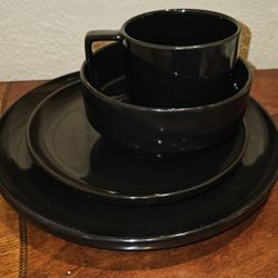 50 Piece Porcelain Ceramic Dinner Set! 