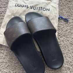 LV Shoes Men 
