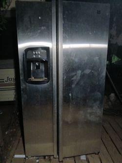 Stainless Steel Side-by-Side Refrigerator with Ice Dispenser
