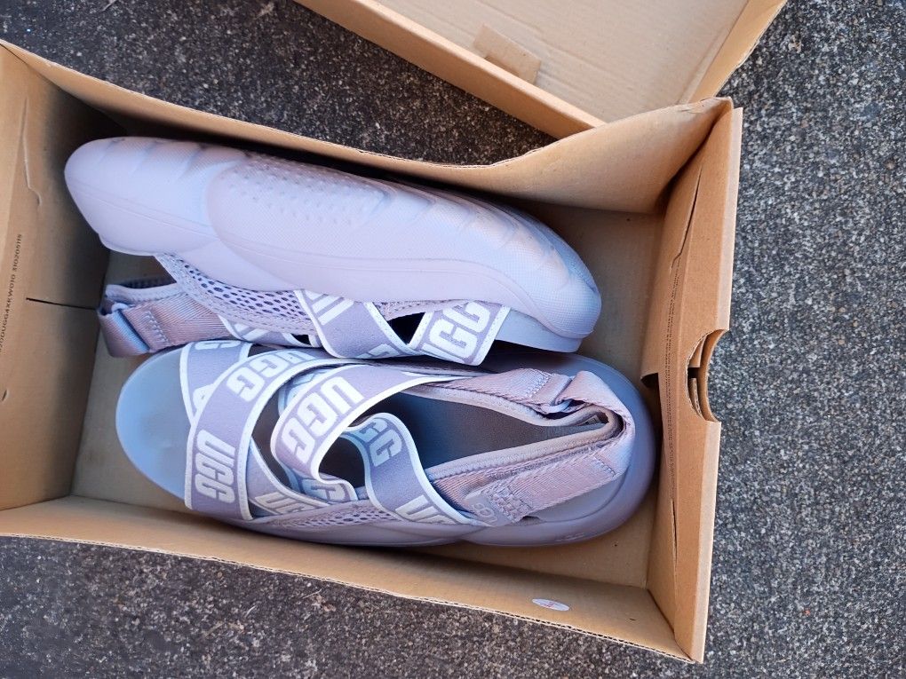 UGG LA CLOUD WOMEN'S ELASTIC PLATFORM  SLIDE SANDALS SIZE 6