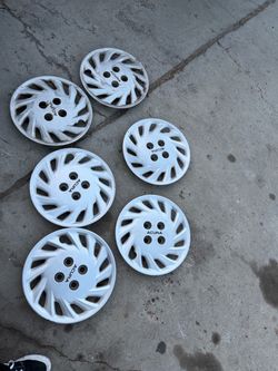 Acura Integra 93 hub caps
