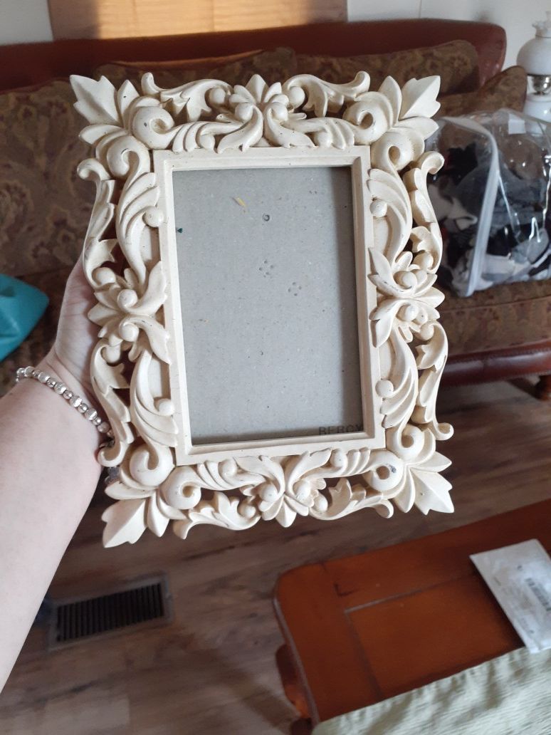 Heavy duty picture frame