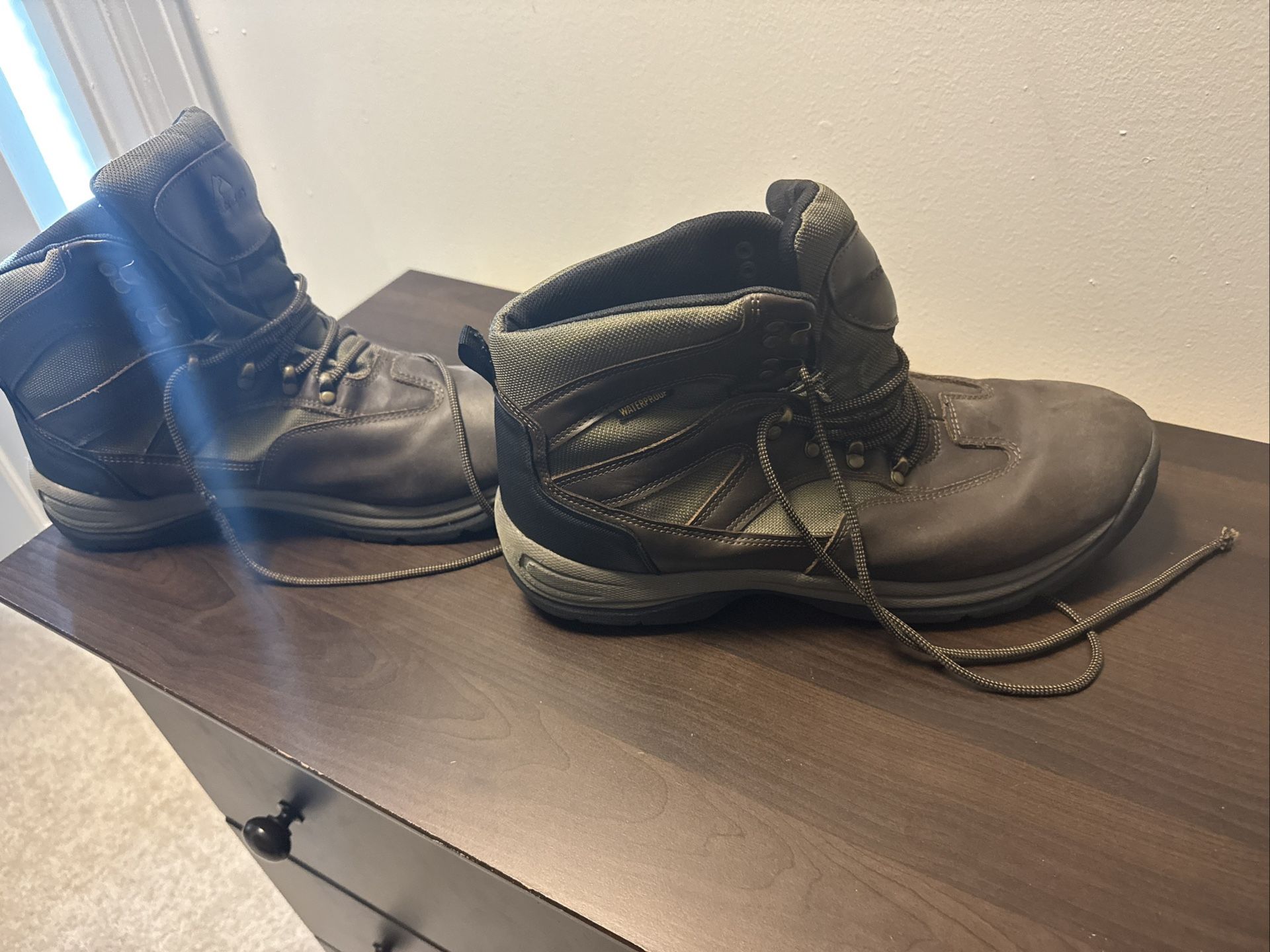Men’s Park Trail Size 13 Hiking Boots