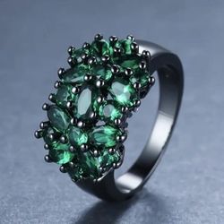 Stunning Emerald Green Rhodium Plated Cubic Zirconia Ring 10