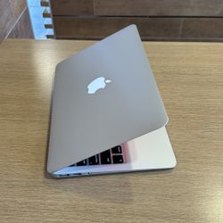 Apple MacBook Air 11” i5/4GB/128GB SSD $180 
