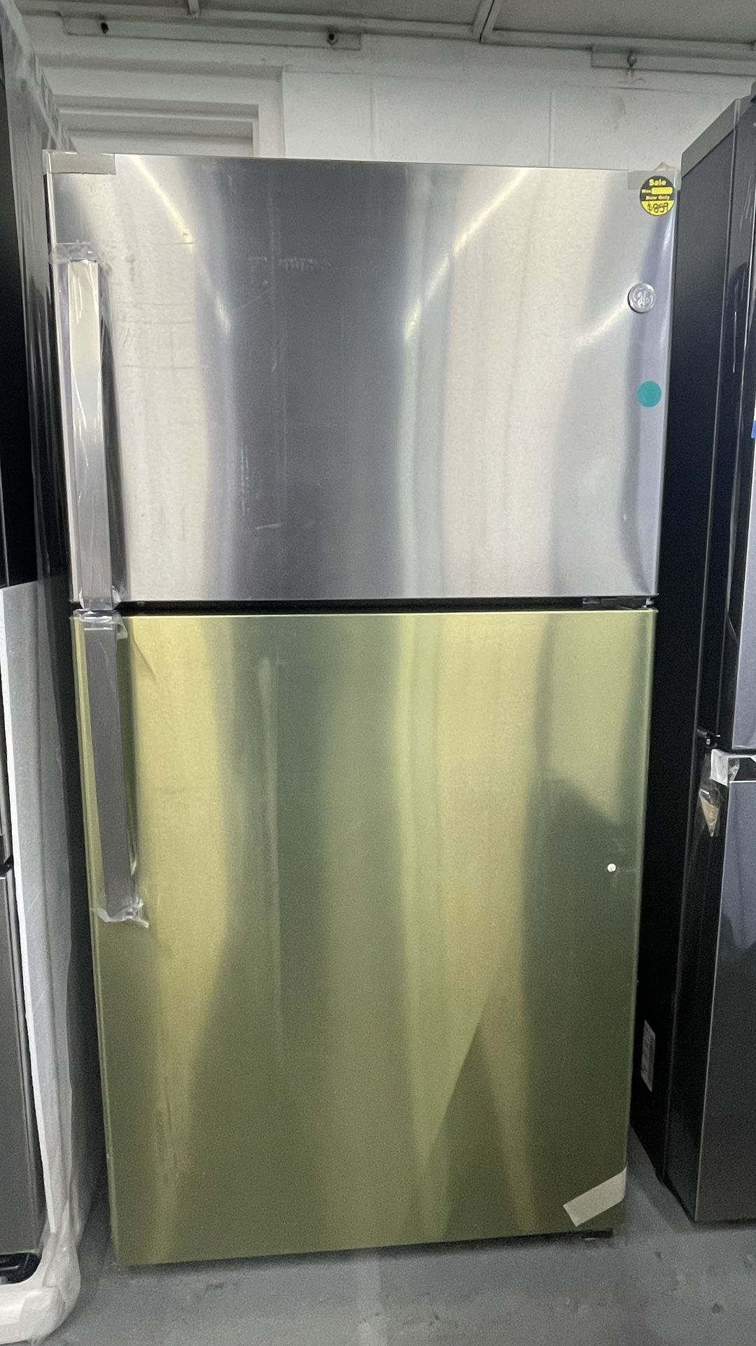 Ge Top Freezer Refrigerador In Stainless Steel