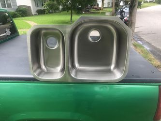 Under-mount sink never installed brand unknown