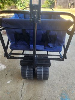 MAXWELL FOLDING WAGON CART IS LIKE NEW
