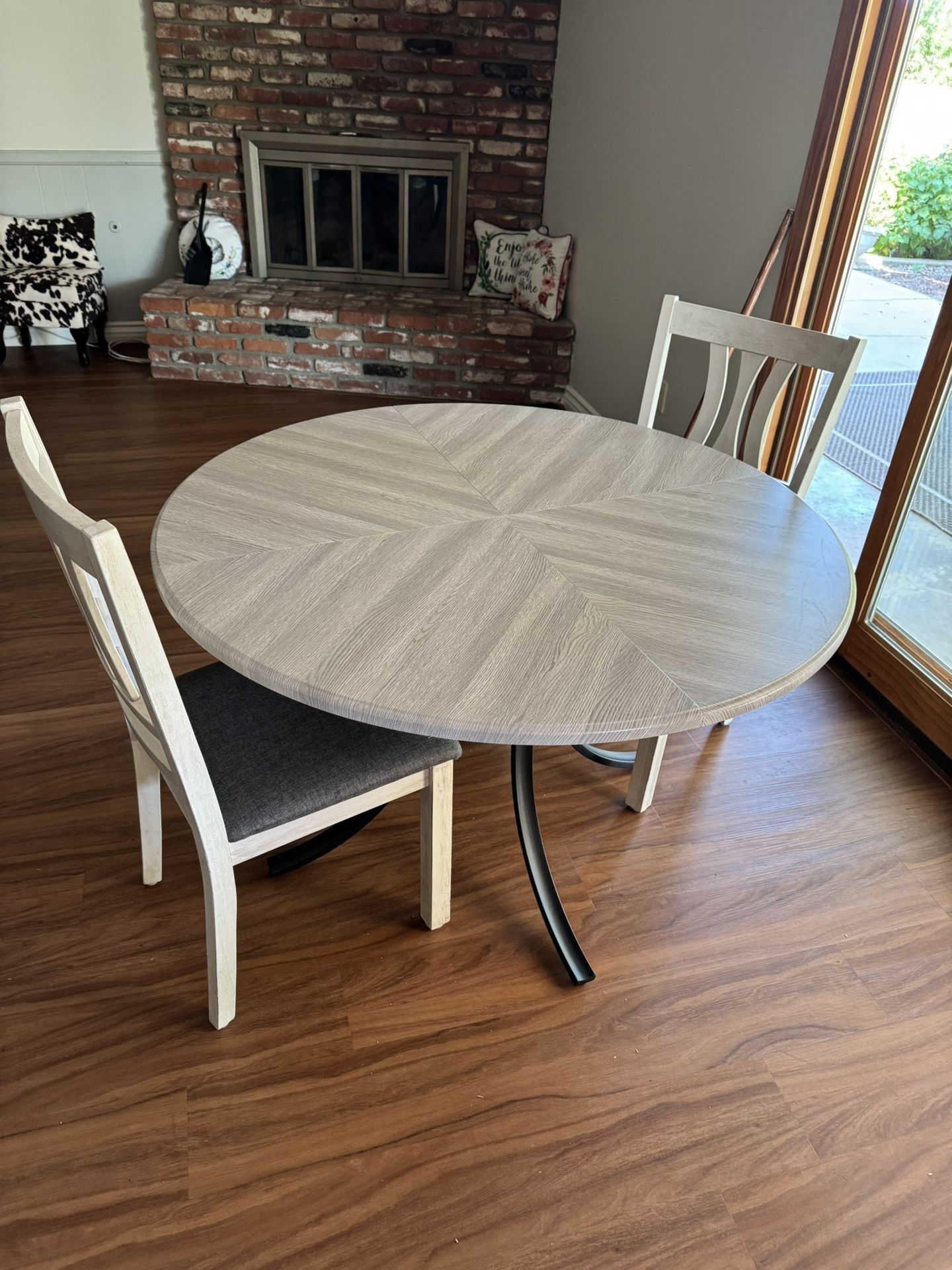 Round Kitchen Table