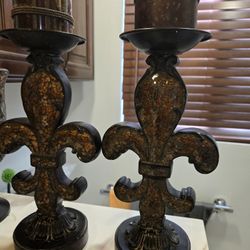 One pair of Amber candle Holders /candles Included