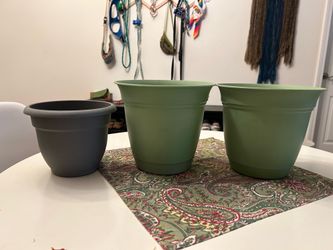 Flower pots