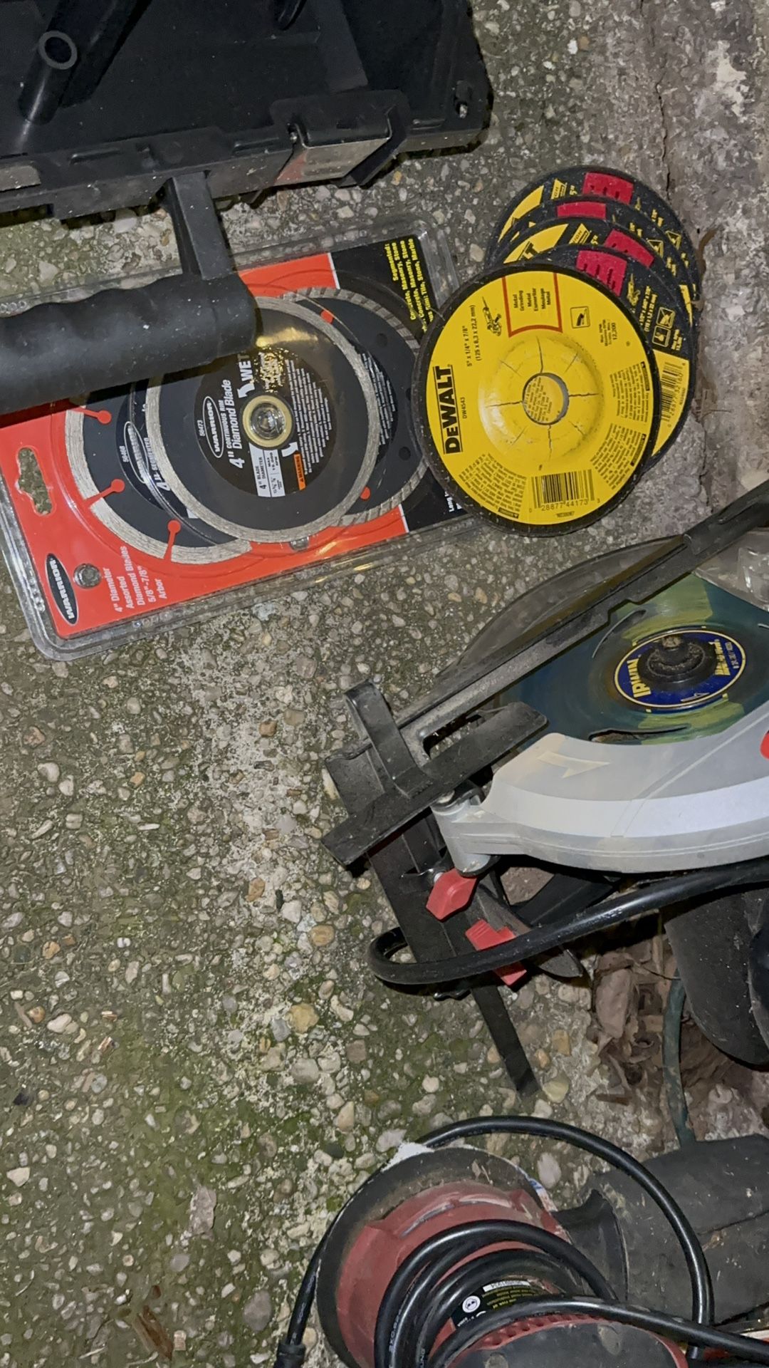 Circular Saw With Blades