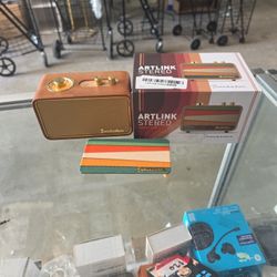 Trenbader-Retro Wood Bluetooth Radio With Build -in Speakers Wireless Portable Speaker 