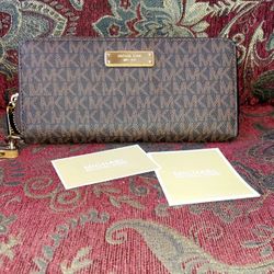 New Michael Kors Gramercy Signature Wallet In Brown