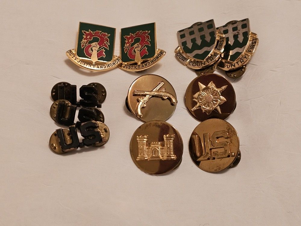 US Army pins (11)