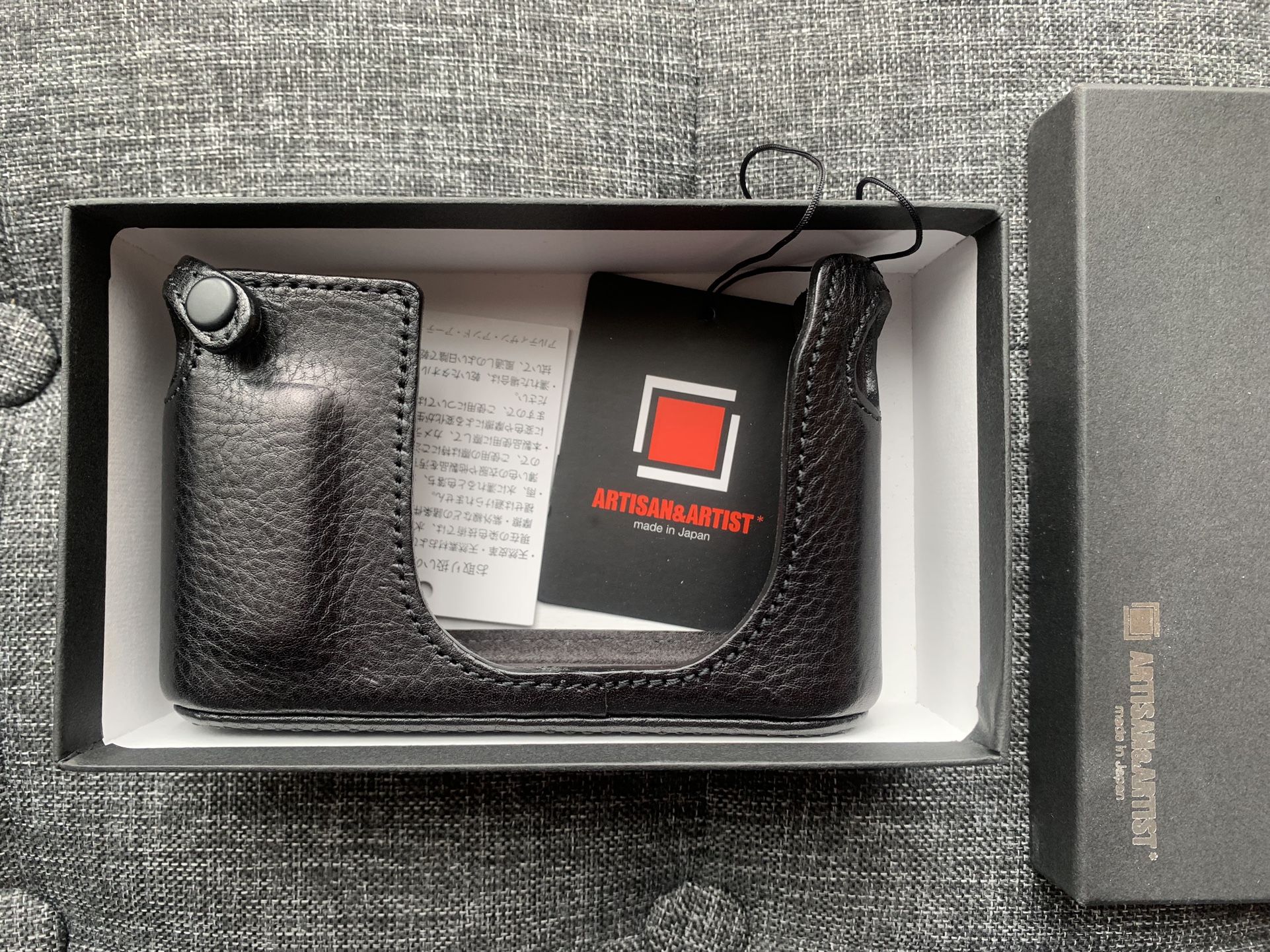 Artisan & Artist Leica Q Leather Half Case