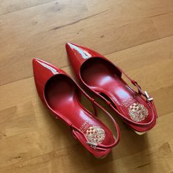 Vince Camuto Red Heels (7.5)