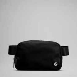 Lululemon Everywhere Belt Bag Crossbody Extended Strap - Black NWT Sealed
