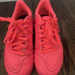 Soccer cleats
