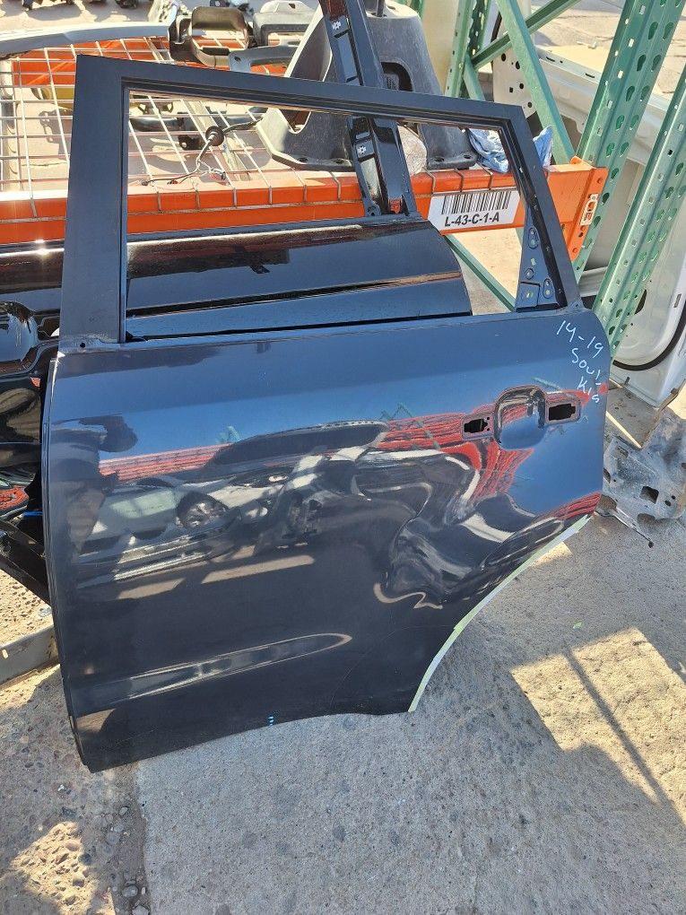 Kia Soul Left Rear Door Oem