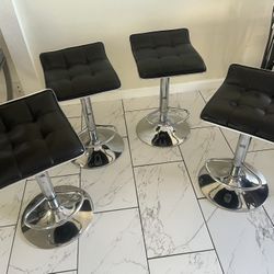 4 Bar Stools